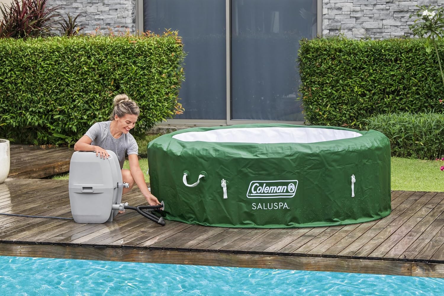 Spa gonflable d'extérieur Bestway Palm Springs EnergySense Smart AirJet Plus pour 4 à 6 personnes avec 140 AirJets et couverture isolante