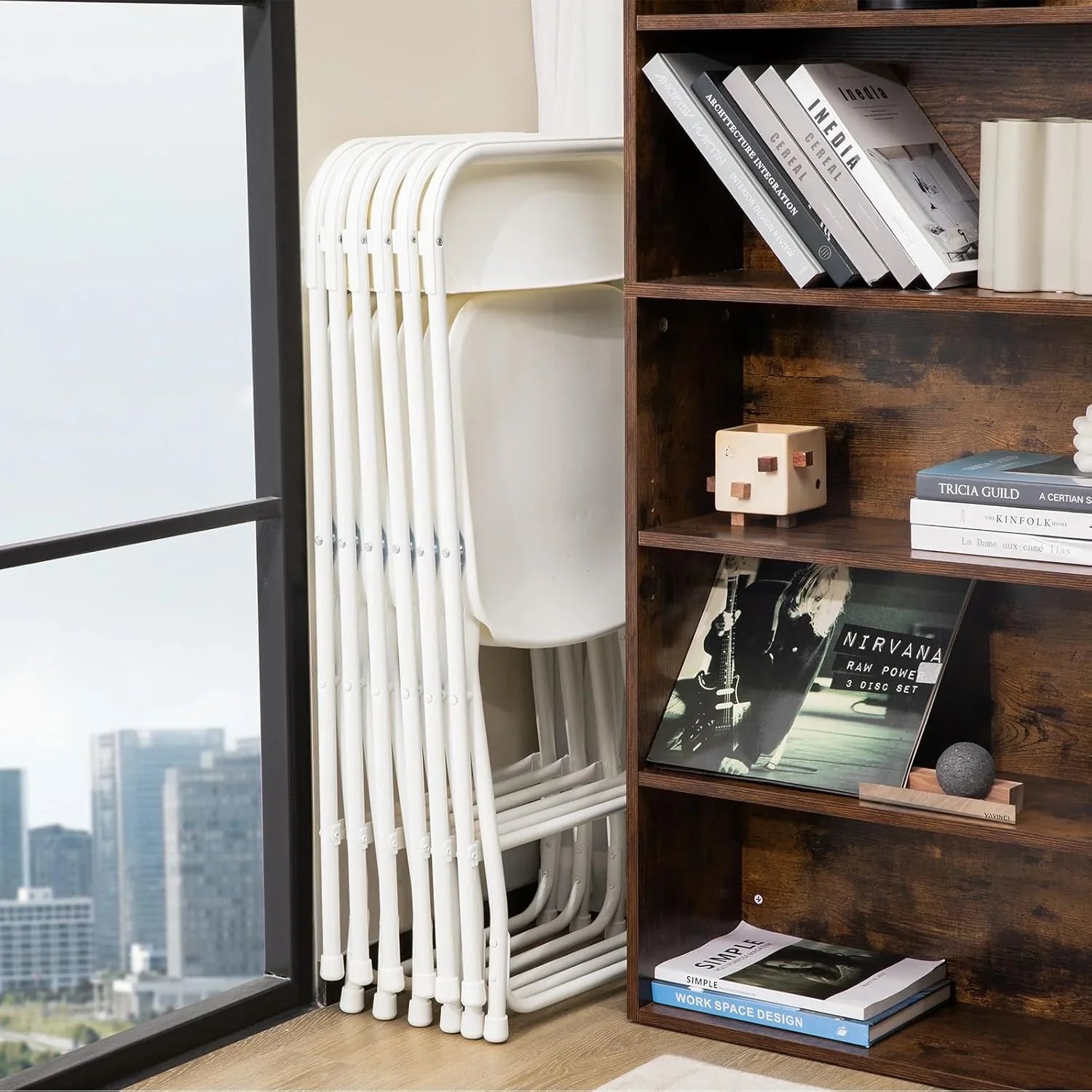 Lot de 12 chaises pliantes Sweetcrispy, rembourrées en cuir, robustes et pliables en métal.