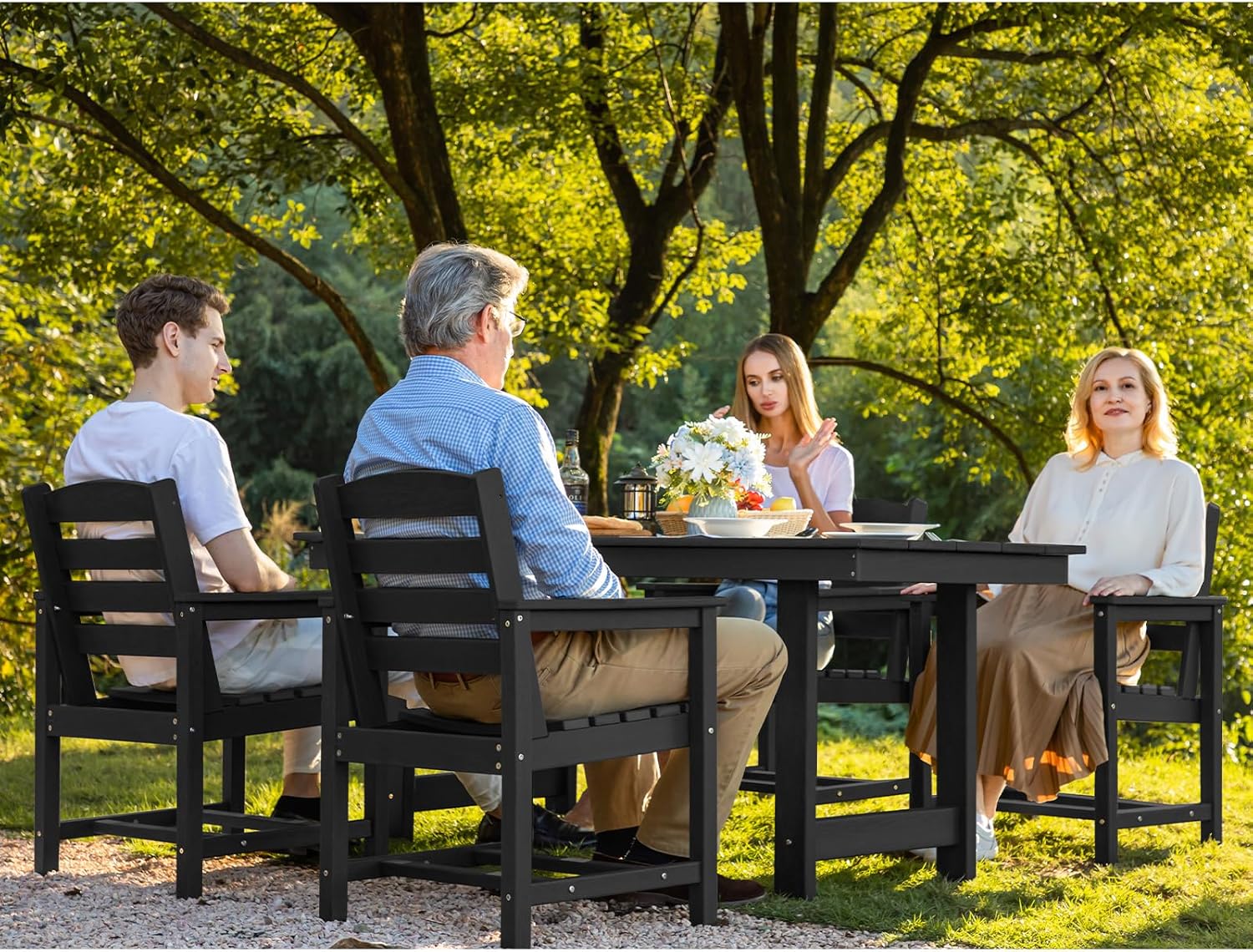 Ensemble de salle à manger d'extérieur en PEHD, 7 pièces, avec table découpée pour parasol et 6 chaises