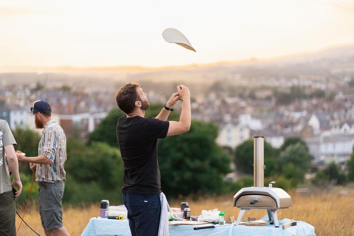 Four à pizza multi-combustibles Ooni Karu 12 pour bois/gaz/charbon de bois/pizzas cuites en 60 secondes Chrono Pizza Gas pour une pizza authentique cuite sur pierre Four à pizza Ooni à gaz