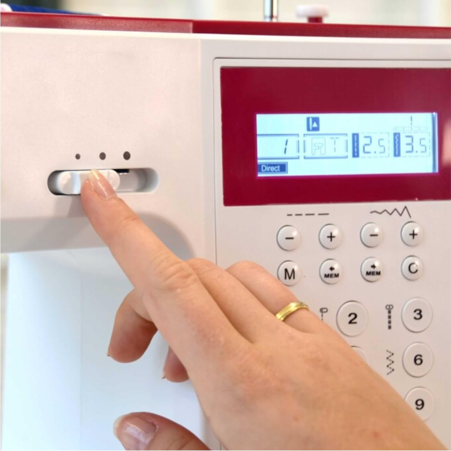 Bernette Sew&amp;GO8 computergestuurde naaimachine met 197 naaiprogramma's, vrije arm, multifunctioneel scherm, naaien, patchwork, quilten, wit 