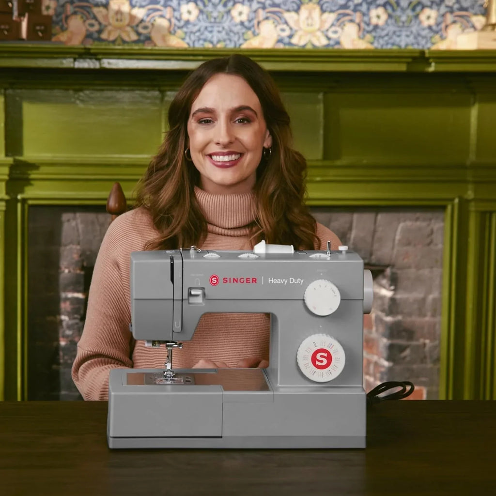 Machine à coudre haute vitesse SINGER Heavy Duty 4452 avec 110 points