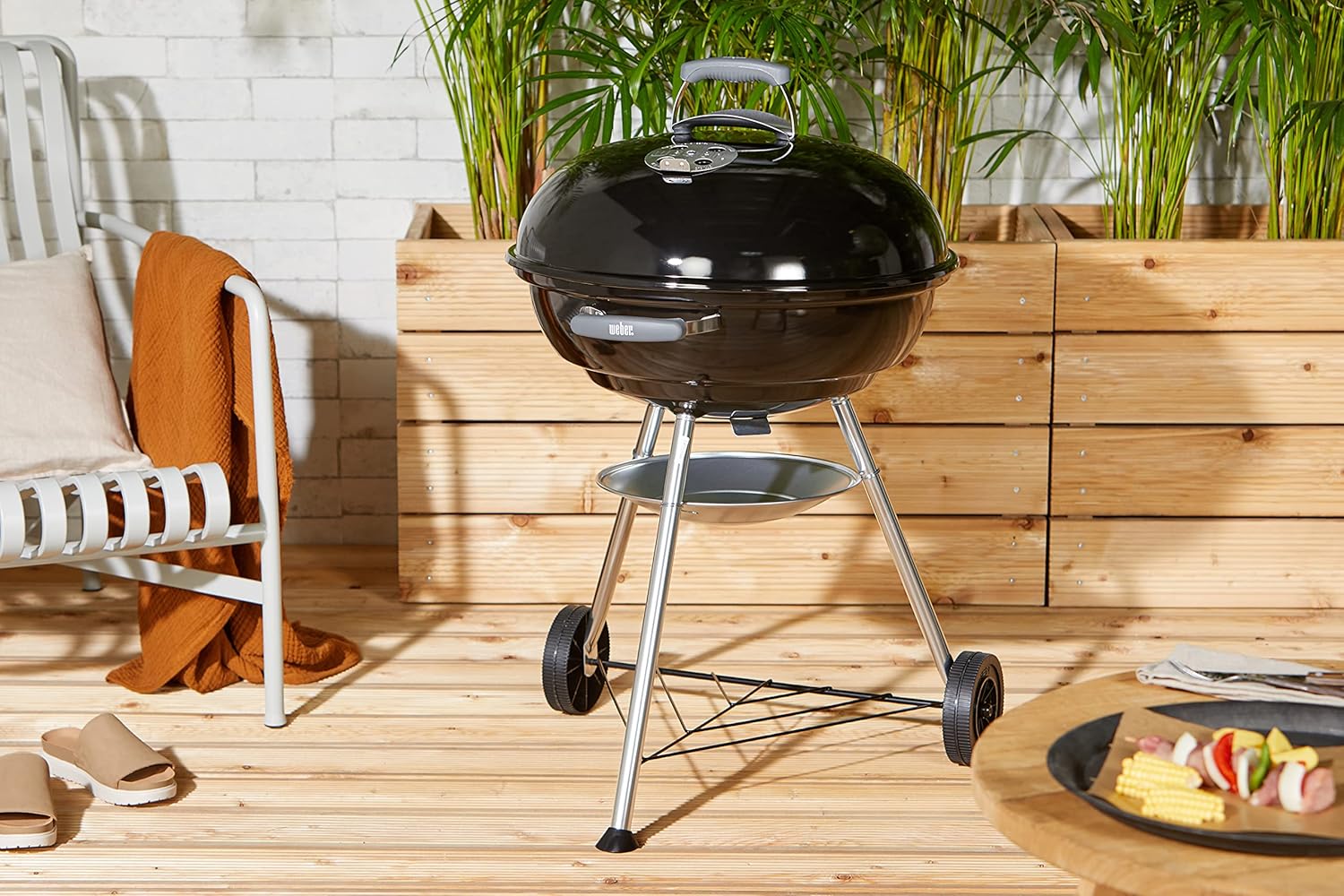 Barbecue au charbon de bois Weber Compact Kettle/avec trépied et roues