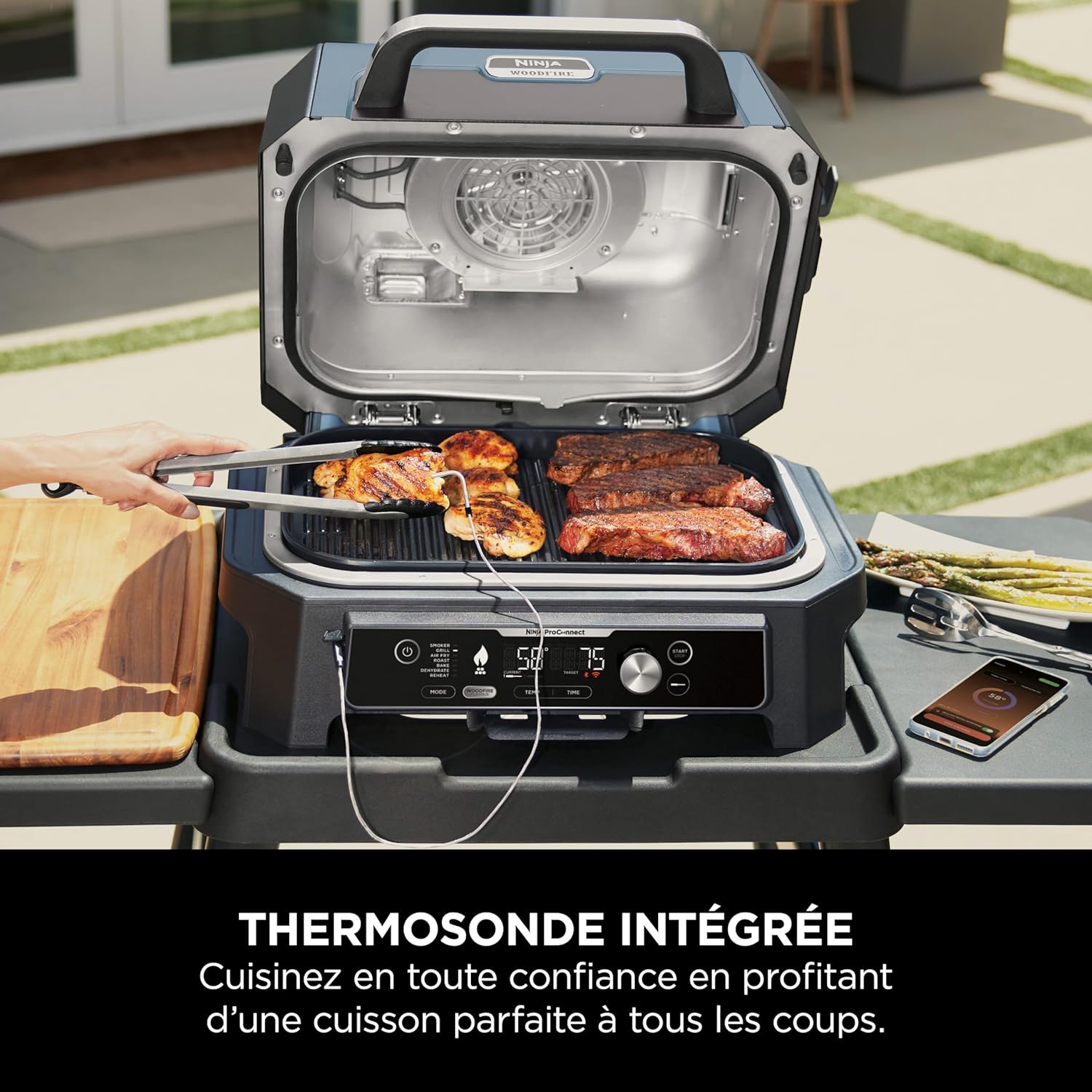 Ninja Woodfire elektrische grill, grill, rookoven en airfryer, 7-in-1 buitenbarbecue, grillen, airfryer, roken, braden, oven, weerbestendig, antiaanbaklaag, draagbaar, grijs/zwart OG701EU 