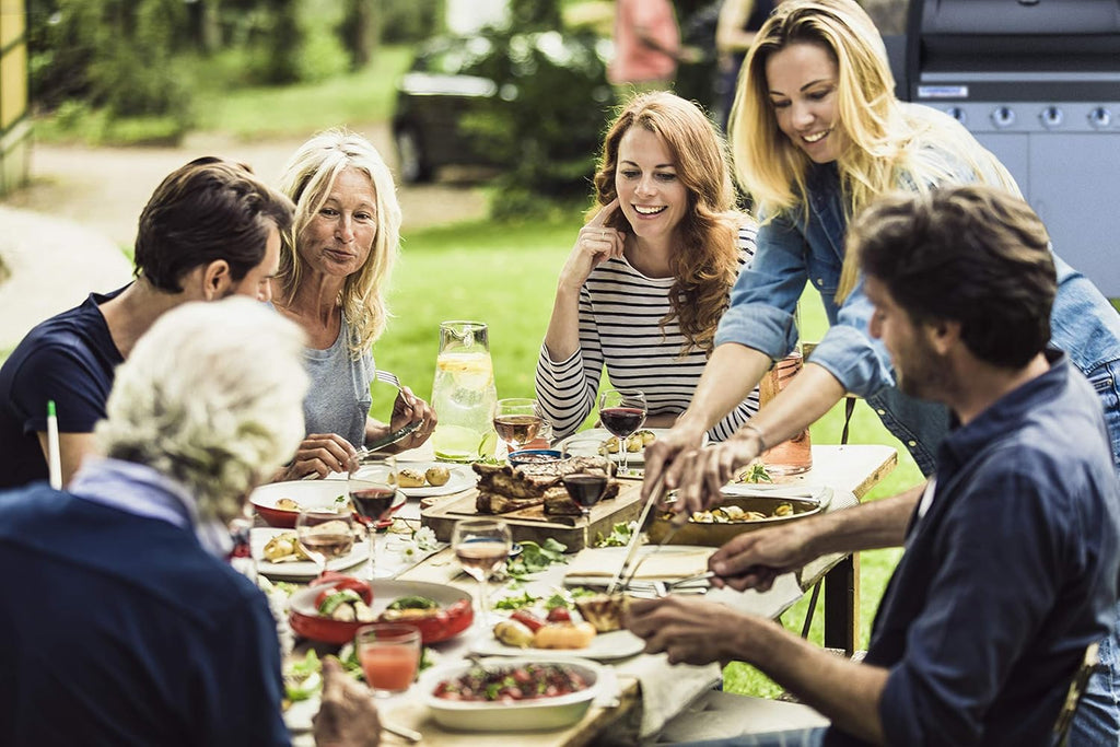 Barbecue à gaz Campingaz Classe 4 L Plus, 4 brûleurs, puissance 12,8 kW, système de nettoyage facile InstaClean, grille et plaque de cuisson en fonte double émaillée, 2 étagères latérales