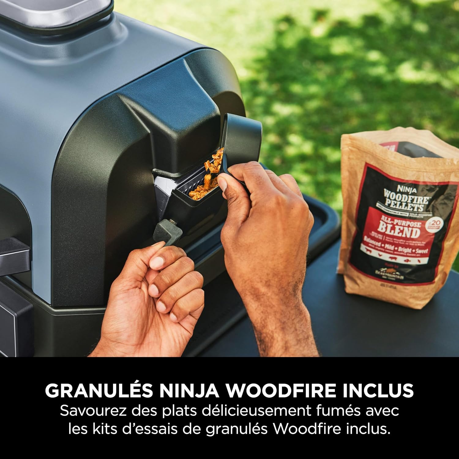 Barbecue et fumoir électrique Ninja Woodfire Pro Connect XL avec contrôle d'application, 2 sondes, grille, couvercle, doublures et brosse, gril et friteuse sans huile 7 en 1