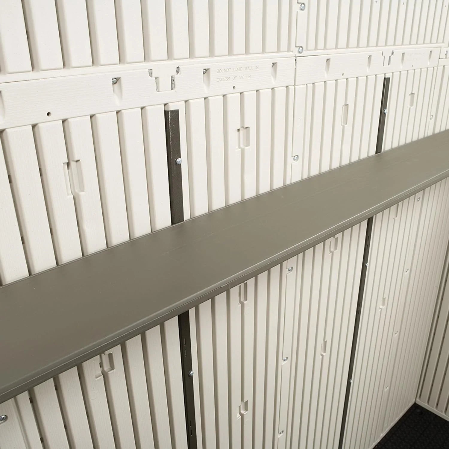 Abri de rangement extérieur Lifetime 6446, 8 x 15 pi, sable du désert