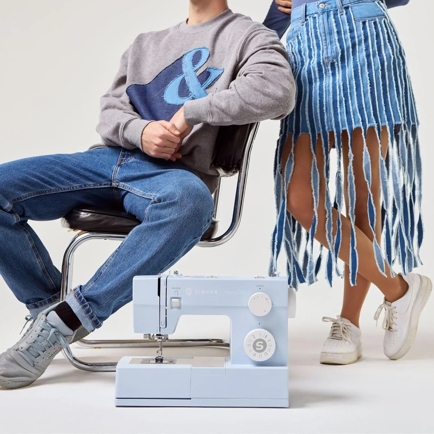 Machine à coudre robuste 4423 à grande vitesse (kit d'accessoires inclus) 97 points Boutonnière en une étape