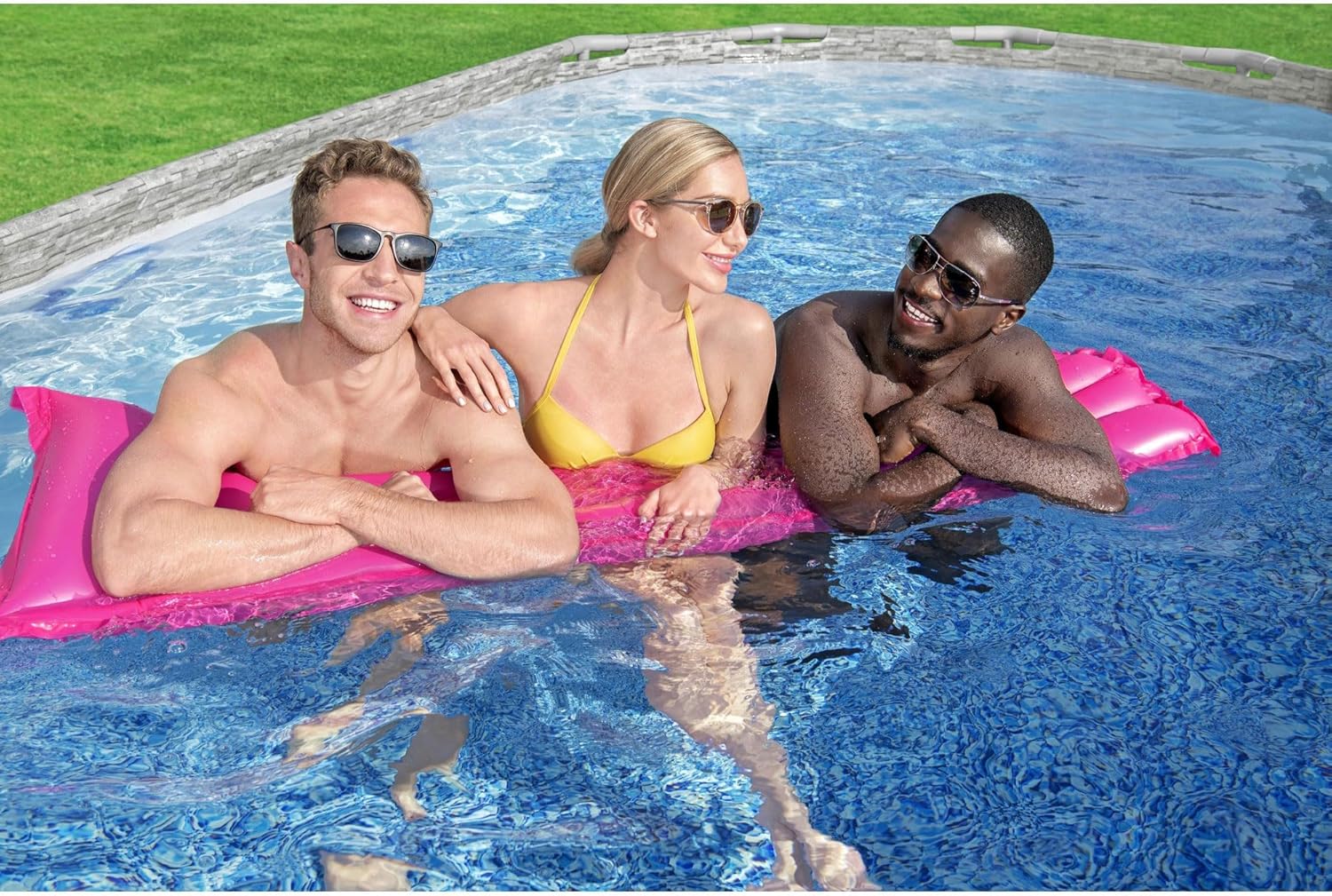 Piscine hors sol Power Steel Swim Vista Série II 4,3 m x 2,4 m x 100 cm avec pompe de filtration de 530 gal/h, échelle et bâche de protection.