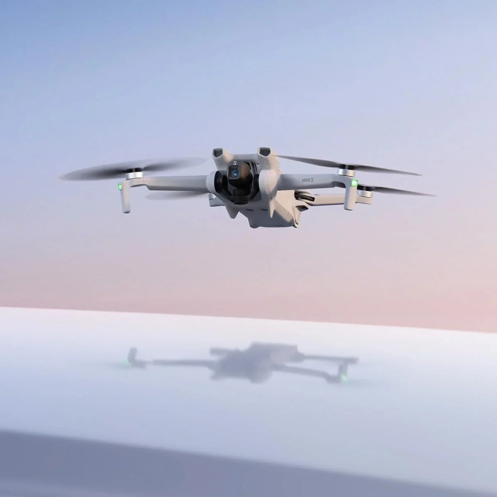 Drone DJI Mini 3 Adult 4K Camera : 38 minutes de temps de vol et jusqu'à 10 km (32 800 pi) de distance de transmission vidéo